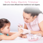 Utilisation du Baby Nail Trimmer Electric sur un bébé