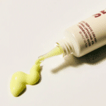 Texture légère de la crème contour des yeux K-Secret Seoul 1988 au retinal